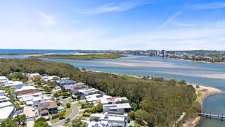 Saltbreeze - Laidback Poolside Living - 2