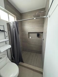 Cuarto independiente frente al museo del desierto - Saltillo - 0