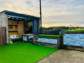 Secluded Farm Views, Exclusive Fun House - 2