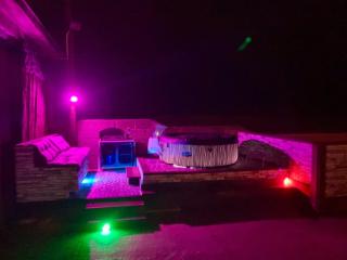 Secluded Farm Views, Exclusive Fun House - 7