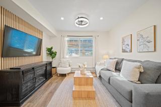 Whistler Lakeside Hideaway - 0