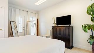 7 Cayucan Bungalows by AvantStay Close to Beach Ocean Views Sleeps 36 - 1