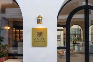 AND·U Designer Homestay (Dukezong Ancient Town Moonlight Square Branch) - 8