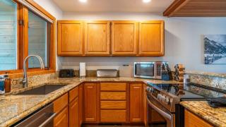 Riverside Condos C102 by AvantStay Condo Close To Downtown Town Park Ski Lift 8 - 2