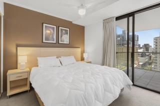 Stylish Brisbane Stay with Pool and Gym Access - Brisbane - 9