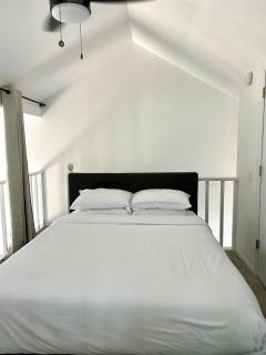 Refreshed! Cozy Condo, Loft King Bed 3 miles to the Strip! - 9