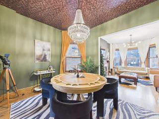 Game Day Stay Steps to Wrigley Garage - 9