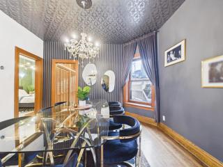 Game Day Stay Steps to Wrigley Garage - 1