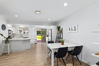 Sunlit Pool Your Holiday Centrepiece - 5