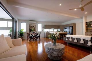 The Emerald Bower - 9