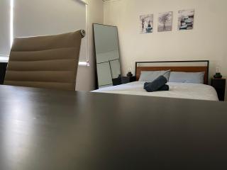 Marsfield-Queen-MacUni-MacCentre-Bus-Woolworth - 5