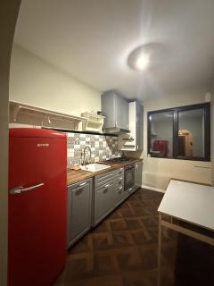 Central Sunlight 2 Bedroom Residence - Boekarest - 3