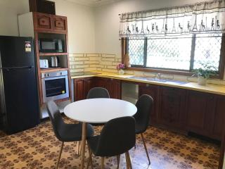 Relaxing Vintage Cottage - Corrimal - 4