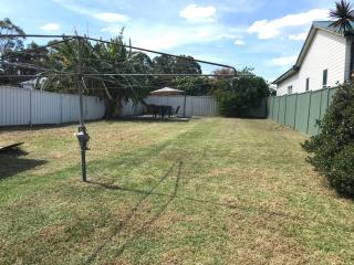 Relaxing Vintage Cottage - 3