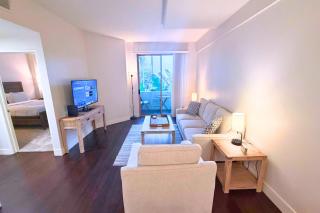 Extra Large Full Service Apt Near UCLA with Garden Views - Glendon - 9