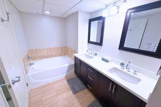 Extra Large Full Service Apt Near UCLA with Garden Views - Glendon - 6