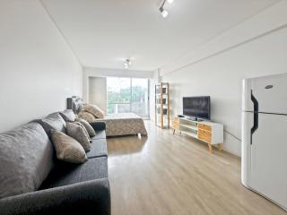 Comfortable Studio with Balcony and Excellent Location - 5