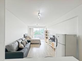 Comfortable Studio with Balcony and Excellent Location - 1