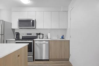 Bright 2-Bedroom Bloordale Getaway Sleeps 6 - 1