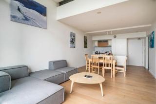 Crows Nest Balcony Stay with BBQ - 7