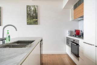 Crows Nest Balcony Stay with BBQ - 5