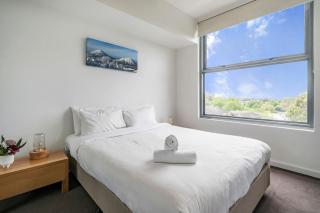 Crows Nest Balcony Stay with BBQ - 3