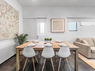 Centric First Floor Apt with Parking in San Juan - 1