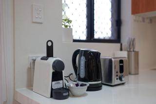 1EM ABNB-Style 5BR, 2 Parking-Patio, 5 mins to Westfield - 2