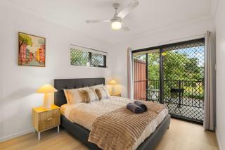 1EM ABNB-Style 5BR, 2 Parking-Patio, 5 mins to Westfield - 5