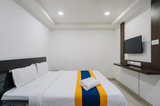 Hotel Blue Dawn - Near DLF Cyber City, Gachibowli - 2