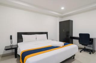 Hotel Blue Dawn - Near DLF Cyber City, Gachibowli - 1