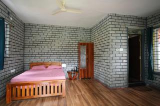 RIVER SIDE Home Stay - 4