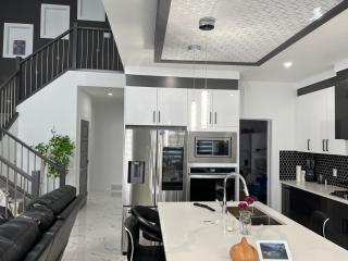 Private room with full washroom - 8