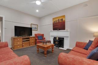 Darcy's Cottage - Cosy & Practical Family Stay - 4