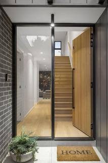 Ivanhoe Five Luxury Holiday Home 4 Bed Sleep 6 - 8