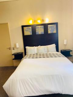 Opulent Suites 412 - 9