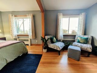 Peaceful Garden-View Room Near Rutgers - 8