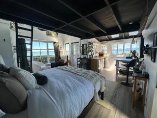 The Point Studio - 0