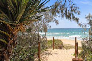 Absolute Beachfront Paradise in Buddina - 8