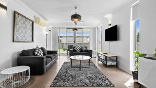 Three-Bedroom Apartment at Marquis - 9