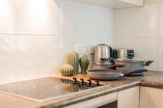 Urban Escape Spacious Home in Rothwell Sleeps 8 - 4