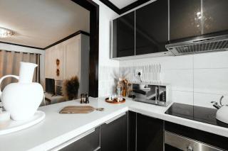 Tropical Oasis-Luxury Apartment - 1