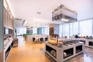 Atour Hotel (Wuhan Qingshan Peace Park) - 1