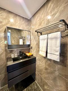 Holiday Beach Hotel - 1