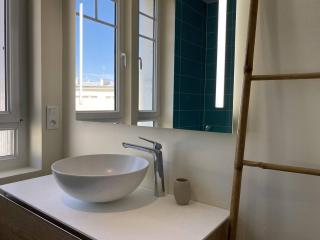 108 - Appartement T4, au dernier étage, avec ascenseur, de la résidence des Arcades, avec magnifique vue mer. - 4