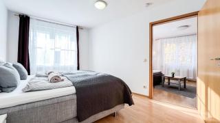 Ferienwohnung in der Stadt mit kostenfreier Tiefgarage bis 1,50m Fahrzeughöhe - 2 Doppelbetten, Küche, Bad - 2