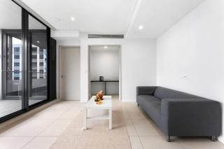 Stylish 2BR - Close to Station & 5 Mins to Airport - 5