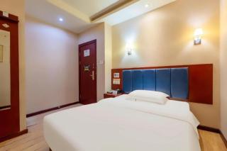 Super 8 Hotel Shiyan Beijing Middle Road - 9