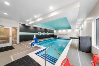 Tru By Hilton Brockton - 3