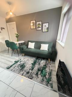 Cosy And Modern 1 Bedroom Bristol Flat Sleeps 3 - 6